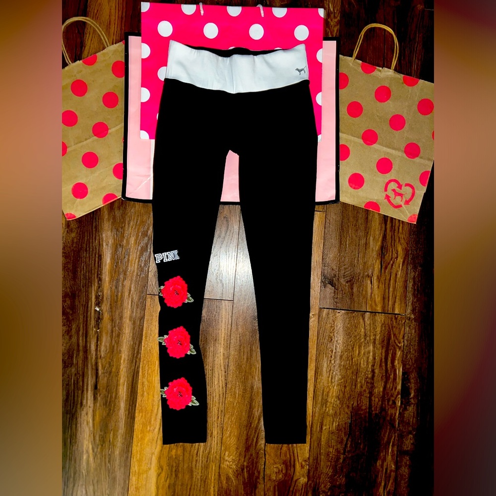 VS PINK Size XS 2017 Embroidery Patch Rose Logo Legging.
